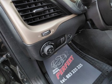 Jeep Cherokee V Terenowy 2.0 MJD 140KM 2014 Jeep Cherokee 4x4 Limited Skora Panorama Navi Klimatronik 2.0 Diesel 140KM, zdjęcie 10