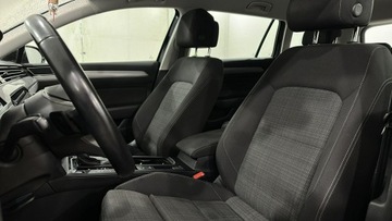 Volkswagen Passat B8 Variant Facelifting 2.0 TSI 190KM 2021 Volkswagen Passat 2.0 TSI Business DSG Kombi, zdjęcie 9