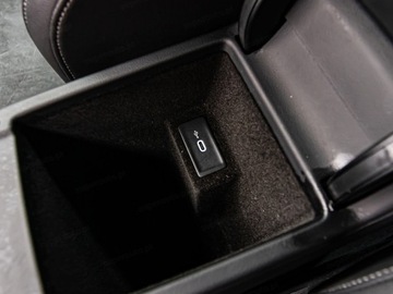 Volkswagen Arteon Fastback 2.0 TDI 150KM 2020 VOLKSWAGEN Arteon 2.0 TDI R-Line DSG Sedan 150KM 2020, zdjęcie 20