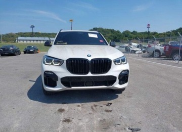 BMW X5 G05 2021 BMW X5 2021, 4.4L, 4x4, M50I, po gradobiciu, zdjęcie 4