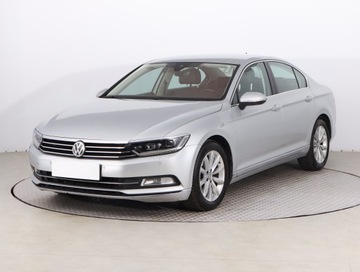 Volkswagen Passat B8 Limousine 2.0 TSI BlueMotion Technology 220KM 2015 VW Passat 2.0 TSI, Salon Polska, Serwis ASO, zdjęcie 1