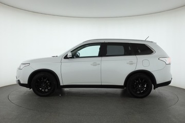 Mitsubishi Outlander III SUV Facelifting 2.2 DOHC DI-D 150KM 2014 Mitsubishi Outlander 2.2 DI-D, Salon Polska, 4X4, zdjęcie 2