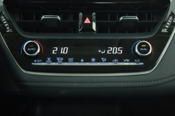 Toyota Corolla XII Sedan 1.5 VVT-i 125KM 2022 Toyota Corolla 1.5 VVT-i, Salon Polska, zdjęcie 9