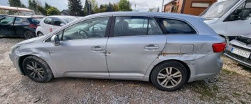 Toyota Avensis III 2014 Toyota Avensis 2014r, 2.0 D4D. Lekko przetarty lewy bok. Jezdzi. 2.0 142KM, zdjęcie 17