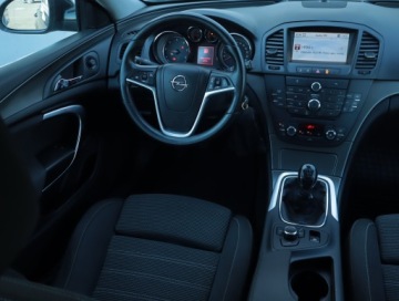 Opel Insignia I Sports Tourer 2.0 CDTI ECOTEC 130KM 2010 Opel Insignia 2.0 CDTI, Navi, Xenon, Klima, zdjęcie 6