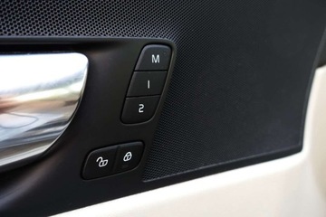 Volvo XC60 II Crossover D4 190KM 2018 Volvo XC 60 Inscription D4 AWD tempomat czujniki skora klima 2stref F, zdjęcie 15