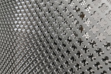 ЛИСТ ПЕРФОРИРОВАННЫЙ 200 х 200 1 мм КЛЕВЕР 152