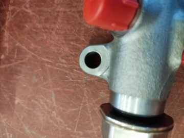 РЕЙКА ВПРЫСКА VOLKSWAGEN 04L130093