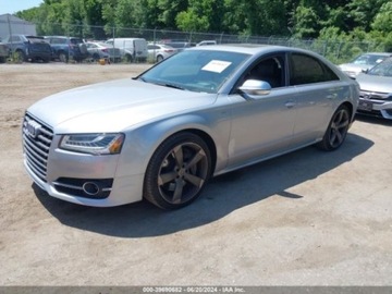 Audi A8 D4 S8 Facelifting 4.0 TFSI 520KM 2015 Audi S8 2015 Audi S8 4dr Sdn 4.0 Benzyna 520KM, zdjęcie 1