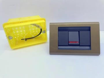 НАБОР ИЗ 3 ВЫКЛЮЧАТЕЛЕЙ СВЕТА ДЛЯ ГОСТИНОЙ, КОРИЧНЕВЫЙ И ЧЕРНЫЙ