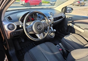 Mazda 2 II Hatchback 5d 1.3 86KM 2010 Mazda 2 1.3Benzynkaniski przebieg prosto z Niemiec 1.3 Benzyna 85KM, zdjęcie 8
