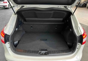 Nissan Qashqai II Crossover 1.6 DIG-T 163KM 2017 Nissan Qashqai z SalonuNaviKamera124 tys. wpisuje na fakturzeOrg.lakier1wl, zdjęcie 19