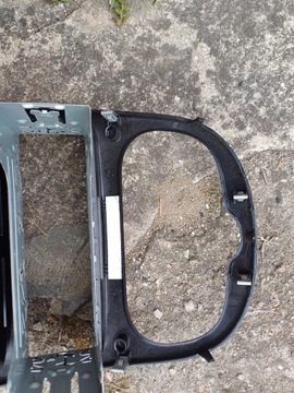 KONZOLA STŘEDNÍ  PEUGEOT 206 2001 R.