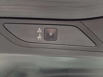 Citroen C4 Picasso II Picasso 1.2 PureTech 130KM 2016 Citroen C4 Picasso 1.2 PureTech Shine 130KM Gwarancja Dealer 1.2 Benzyna, zdjęcie 9