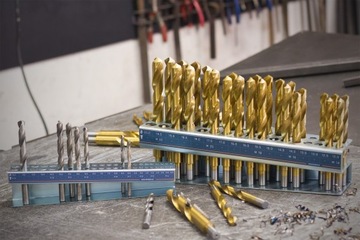 Подвеска для дрели – 1 шт. - ручка, полоса, оцинкованная