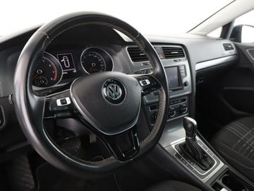 Volkswagen Golf VII Variant 1.2 TSI BlueMotion Technology 110KM 2015 Volkswagen Golf DSG klima auto navi czujniki, zdjęcie 13
