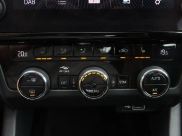 Skoda Octavia III Liftback Facelifting 1.5 TSI ACT 150KM 2019 Skoda Octavia 1.5 TSI, Salon Polska, DSG, Klima, zdjęcie 12