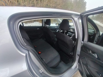 Peugeot 308 II Hatchback 5d 1.2 PureTech 130KM 2017 Peugeot 308 T9 1.2 Benzyna 131KM, zdjęcie 30