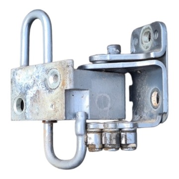 Петля передней правой двери AUDI A4 B7 - 8E0831412E