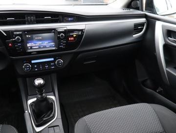 Toyota Corolla XI Sedan 1.6 Valvematic 132KM 2015 Toyota Corolla 1.6 Valvematic, Salon Polska, zdjęcie 7
