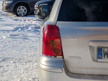 Toyota Avensis II Kombi 2.0 D-4D 116KM 2003 Toyota Avensis Klima Tempomat Serwis Gwarancja 2.0 Diesel 116KM, zdjęcie 8