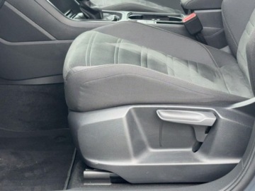 Volkswagen Touran III 2.0 TDI 150KM 2025 Volkswagen Touran Highline 2.0 TDI,150 KM DSG 7 R-line, Bogate wyposazenie, zdjęcie 26