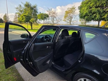 Hyundai i30 I CW Facelifting 1.6 CRDi 115KM 2011 Hyundai i30 Klimatronik Aluminiowe Felgi Czujniki Parkowania 1.6 Diesel, zdjęcie 22