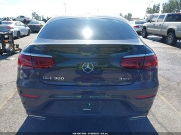 Mercedes GLC C253 2021 Mercedes-Benz GLC 300 4Matic Coupe 2021 2.0l 2.0 Benzyna 255KM, zdjęcie 4