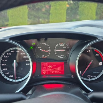 Alfa Romeo Giulietta Nuova II Hatchback 5d Facelifting 1.6 JTDM-2 120KM 2015 Alfa Romeo Giulietta 1.6 120KM JTDM 16V Sport, zdjęcie 35