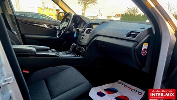 Mercedes Klasa C W204 2007 Mercedes-Benz Klasa C 220CDI 170 km niski przebieg 2.1 Diesel 170KM, zdjęcie 30