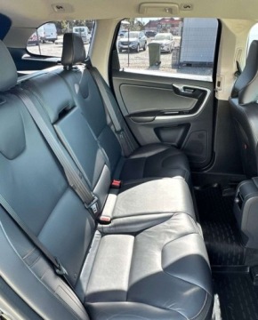 Volvo XC60 I SUV Facelifting 2.0 D4 DRIVE-E 190KM 2016 Volvo XC 60 Ocean Race, 2.0 Diesel 190KM, zdjęcie 12