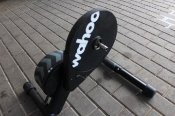 Тренажер Wahoo KICKR CORE