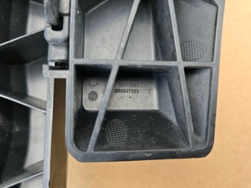 ŚLIZG MOCOWANIE WSPORNIK UCHWYT LAMPY PRZÓD OPEL INSIGNIA B ORYGINALNY