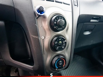 Toyota Yaris II Hatchback 5d 1.4 D-4D 90KM 2009 TOYOTA Yaris 1.4 D-4D Hatchback 90KM 2009, zdjęcie 14