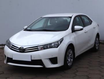 Toyota Corolla XI Sedan 1.6 Valvematic 132KM 2015 Toyota Corolla 1.6 Valvematic, Salon Polska, zdjęcie 1