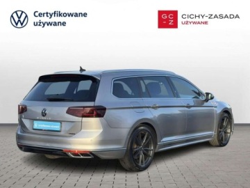 Volkswagen Passat B8 Variant Facelifting 2.0 TDI SCR 200KM 2022 Volkswagen Passat R-Line 4Mot. HarmanKardon LED Matrix Hak Kamera Cofania, zdjęcie 4