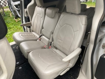 CHRYSLER PACIFICA 16- СИДЕНЬЯ, КОЖАНЫЕ СИДЕНИЯ, 3 РЯДА, 7 СИДЕНИЙ, С ПОДОГРЕВОМ