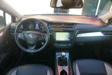 Toyota Avensis III Sedan Facelifting 2015 2.0 D-4D 143KM 2017 Toyota avensis Salon Polska serwisowany w ASO stan bdb, zdjęcie 12