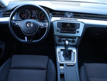 Volkswagen Passat B8 Variant 2.0 TDI 150KM 2015 VW Passat 2.0 TDI, Automat, Klima, Klimatronic, zdjęcie 6