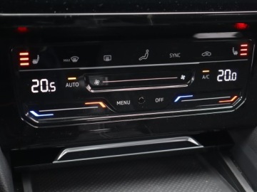 Volkswagen Arteon Fastback Facelifting 1.5 TSI 150KM 2022 VW Arteon 1.5 TSI, Salon Polska, Skóra, Navi, zdjęcie 15