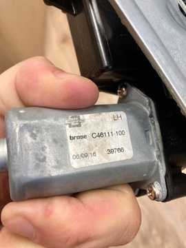 OPEL ASTRA K ZVEDÁK SKEL LEVÝ ZADNÍ 13406677