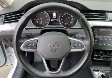 Volkswagen Passat B8 Variant Facelifting 2.0 TSI 190KM 2022 Volkswagen Passat 2.0TSI 190KM DSG Business salon Polska 1wl serwis grzana, zdjęcie 14