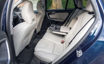 Volvo V60 I Kombi Facelifting 2.0 D4 DRIVE-E 181KM 2015 Volvo V60 Volvo V60 D4 Ocean Race 2.0 Diesel 181KM, zdjęcie 32