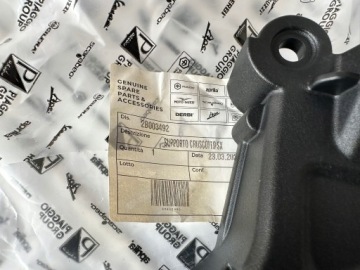 Aprilia 1100 Tuono Заводской держатель счетчика на стойку 2015-2019 левый