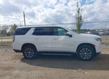 Chevrolet Tahoe GMT900 2022 Chevrolet Tahoe 2022, 5.3L, 4x4, LT, od ubezpieczalni 5.3 Benzyna 355KM, zdjęcie 2