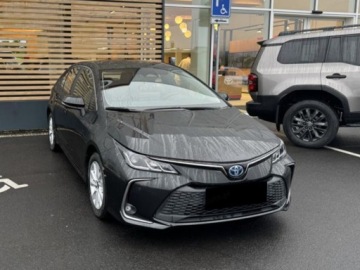 Toyota Corolla XII Sedan Facelifting 1.8 Hybrid 140KM 2025 Od ręki - Comfort 1.8 Hybrid 140KM | Podgrzewane fotele!, zdjęcie 1