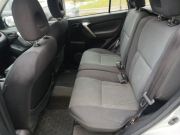 Toyota RAV4 II 2.0 16V D-4D 116KM 2004 TOYOTA RAV-4 2,0 D4D, zdjęcie 6