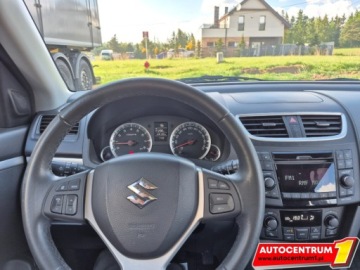 Suzuki Swift V Hatchback 5d 1.2 VVT 94KM 2012 Suzuki Swift X-Lite Klimatronik Alufelgi Bezkluczykowy dostep Grzane F, zdjęcie 16