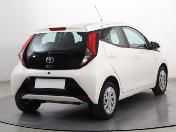 Toyota Aygo II Hatchback 3d Facelifting 1.0 VVT-i 72KM 2020 Toyota Aygo 1.0 VVT-i, Salon Polska, zdjęcie 4