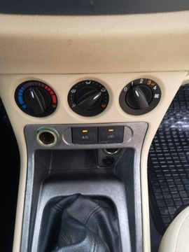 Ford Tourneo Connect I LWB 1.8 Duratorq TDCi 90KM 2010 Ford Tourneo Connect 1.8 TDC 90KM Klimatyzacja, zdjęcie 12